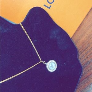 Authentic Louis Vuitton Button 10kgold plate chain